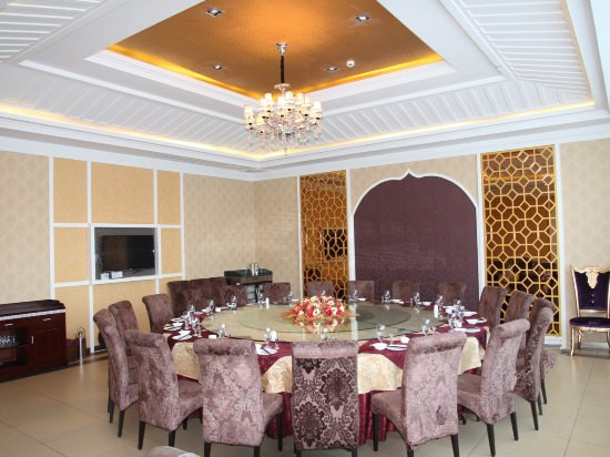 Sunshine Holiday Hotel